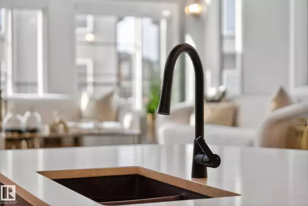 1075 GOLDFINCH WY NW, Edmonton, AB T5S 0R2