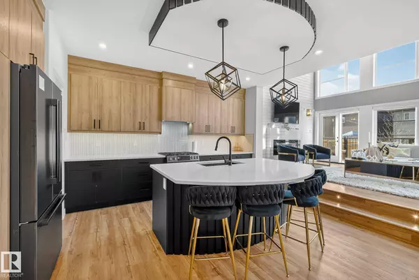 1075 GOLDFINCH WY NW, Edmonton, AB T5S 0R2