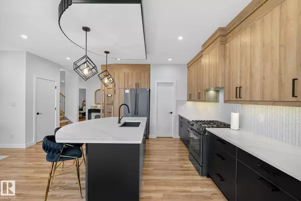 1075 GOLDFINCH WY NW, Edmonton, AB T5S 0R2