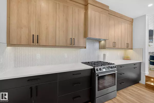 1075 GOLDFINCH WY NW, Edmonton, AB T5S 0R2