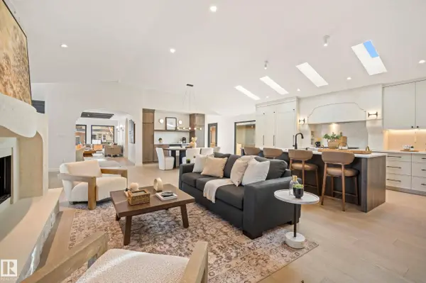 14313 90A AV NW, Edmonton, AB T5R 4X7