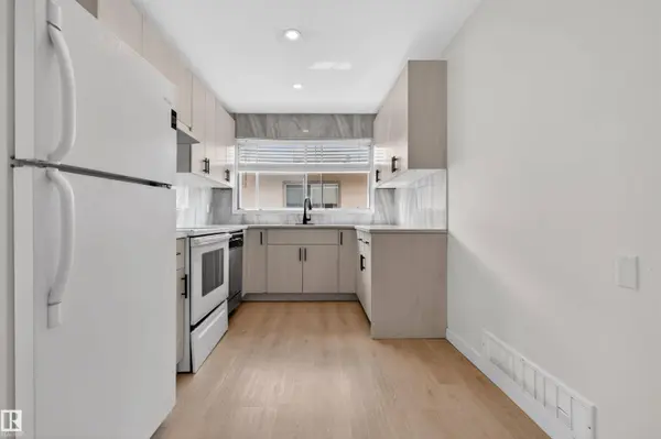 7304/7306 78 AV NW, Edmonton, AB T6B 0C1