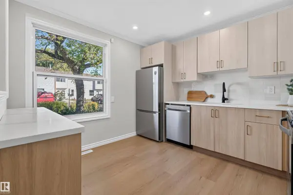 #11 2024 57 ST NW, Edmonton, AB T6L 2Z3