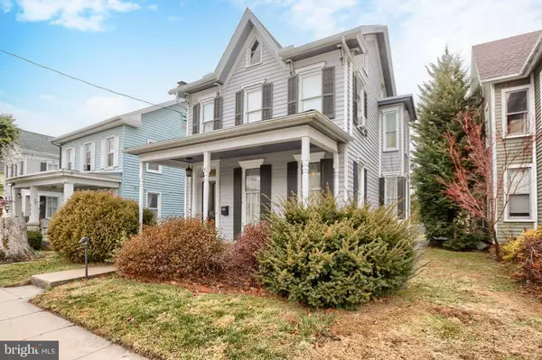 426 W MAIN ST, Mechanicsburg, PA 17055