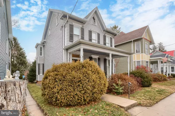 426 W MAIN ST, Mechanicsburg, PA 17055