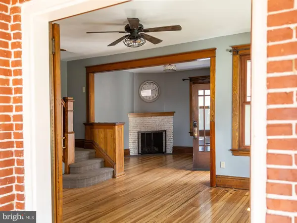 202 WALNUT ST, Lemoyne, PA 17043