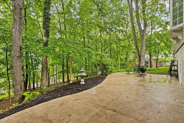 445 Hilltop Drive, Lancaster, OH 43130