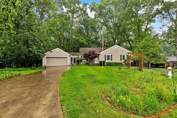 445 Hilltop Drive, Lancaster, OH 43130