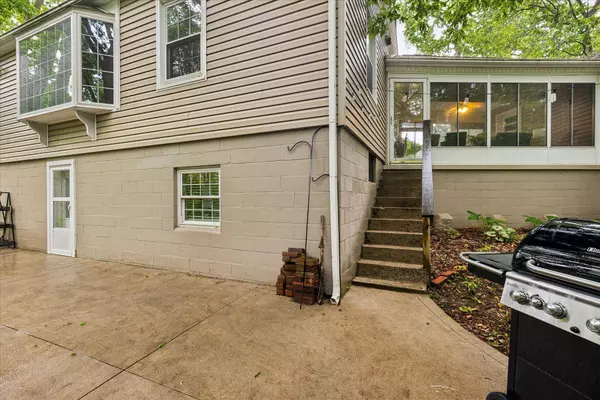 445 Hilltop Drive, Lancaster, OH 43130