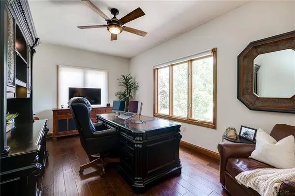 527 Viking Landing Court, Beavercreek, OH 45434