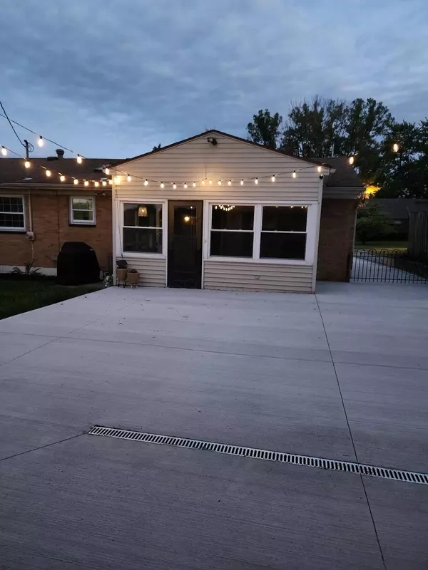 1046 Fruitland Road, Springfield, OH 45503