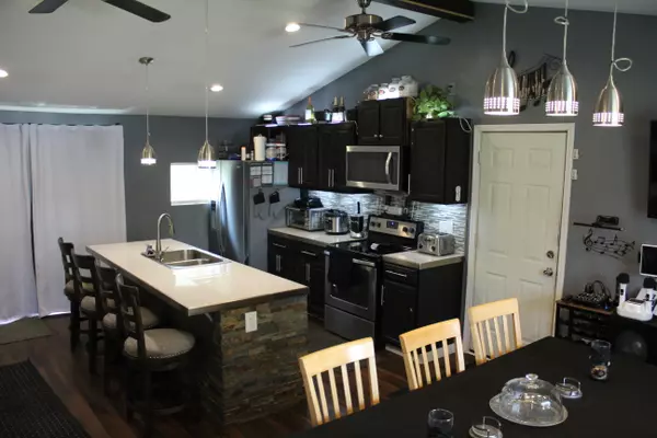1261 Elm Park Dr, Galloway, OH 43119-9557