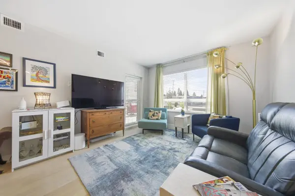 22265 Dewdney Trunk RD #204, Maple Ridge, BC V2X 3J1