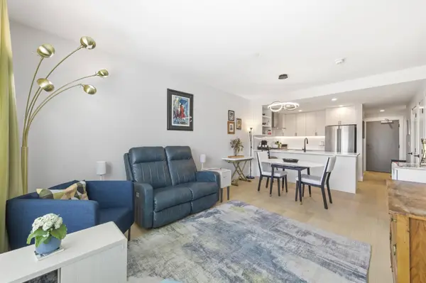 22265 Dewdney Trunk RD #204, Maple Ridge, BC V2X 3J1