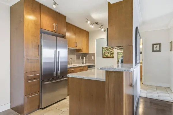 340 W 3rd ST #222, North Vancouver, BC V7M 1G4