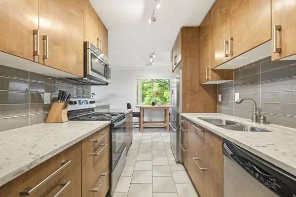340 W 3rd ST #222, North Vancouver, BC V7M 1G4