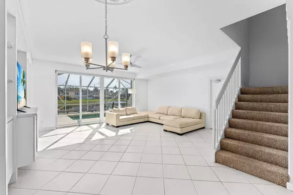 2122 W Tigris DR, West Palm Beach, FL 33411