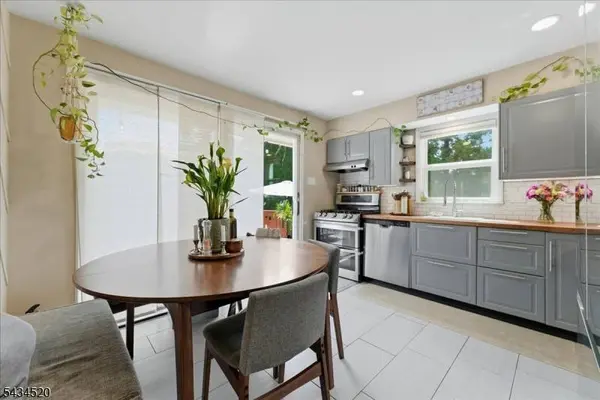 366 Maplewood Ave, Kenilworth Boro, NJ 07033