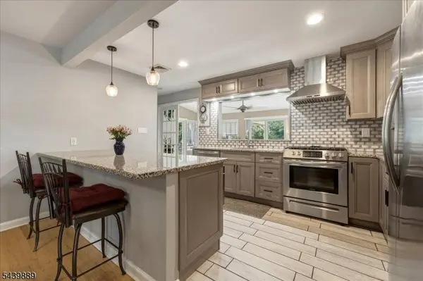 41 Sycamore Ave, Berkeley Heights Twp., NJ 07922
