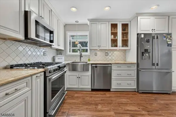 105 Summit Ct, Westfield Town, NJ 07090