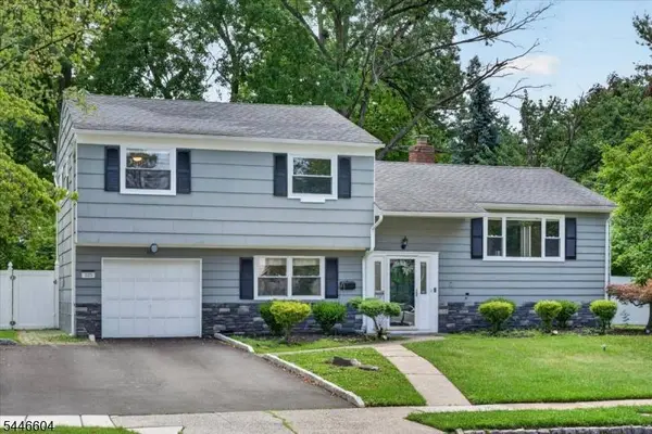 105 Summit Ct, Westfield Town, NJ 07090