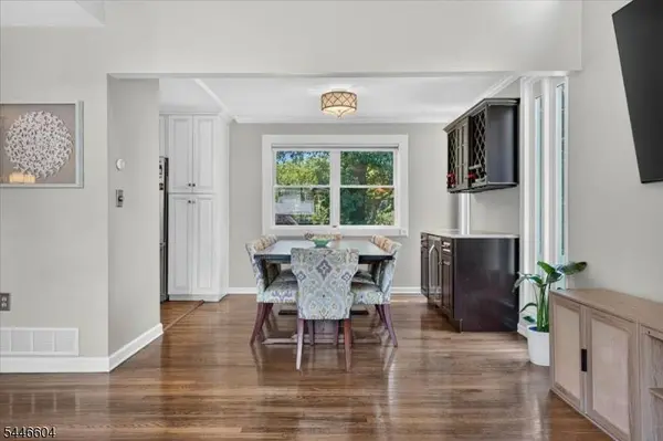 105 Summit Ct, Westfield Town, NJ 07090