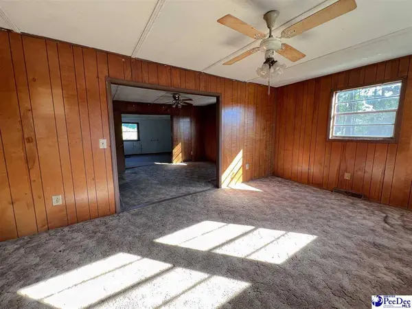 1135 Narrow Paved Rd, Lynchburg, SC 29080