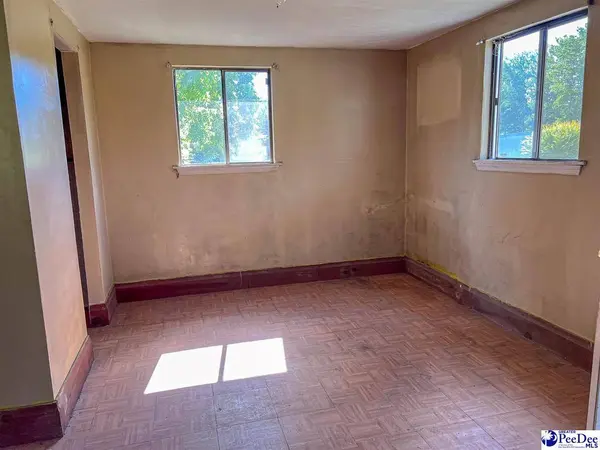 1267 N Old Georgetown, Lake City, SC 29560