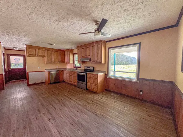 320 New Farm Rd., Hemingway, SC 29554
