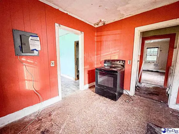 1304 Edgewood Ave, Florence, SC 29501