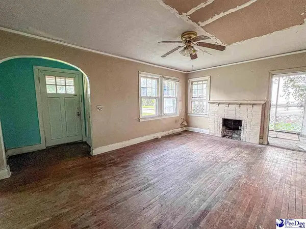 1304 Edgewood Ave, Florence, SC 29501