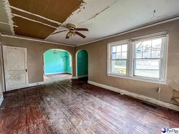 1304 Edgewood Ave, Florence, SC 29501