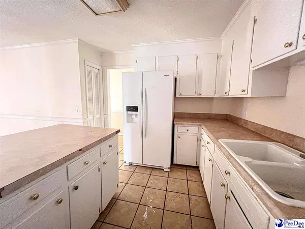 1032 Edgewood Dr., Hartsville, SC 29550