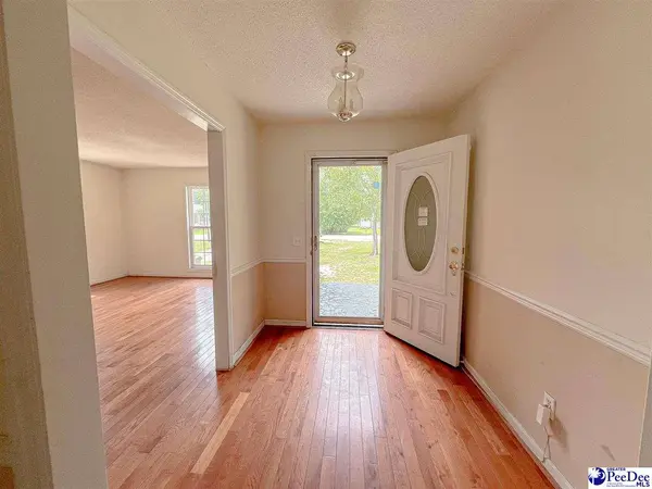 1032 Edgewood Dr., Hartsville, SC 29550