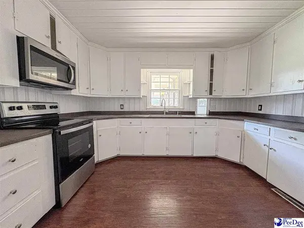 219 E Marion ST, Mullins, SC 29574