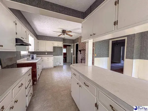 1263 Old Kemper Rd, Lake View, SC 29563