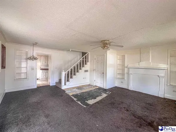 206 N 8th Ave, Dillon, SC 29536