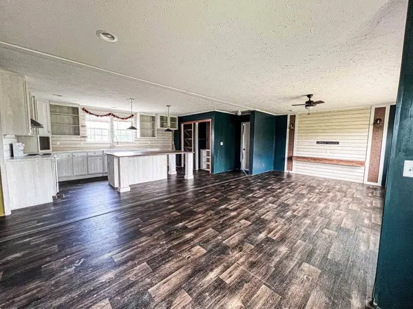 176 Old Flowers Rd., Hemingway, SC 29554