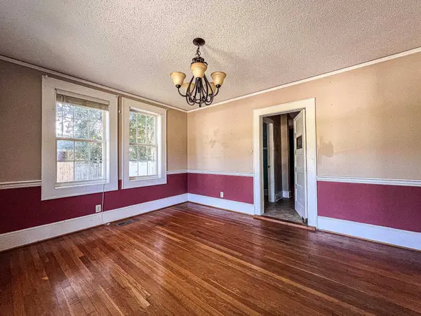 2203 4th Ave., Conway, SC 29527