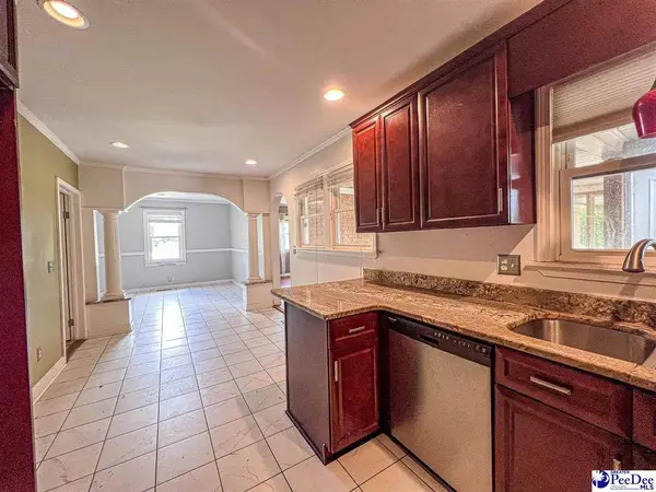 10 Galloway Store Rd, Bishopville, SC 29010