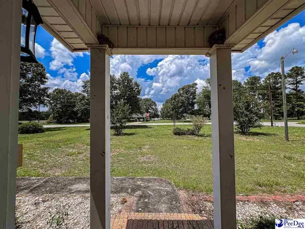 10 Galloway Store Rd, Bishopville, SC 29010