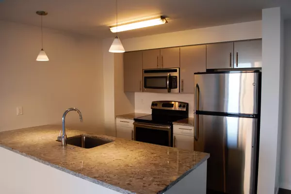 Boston, MA 02210-2902,505 Congress St #PH2007