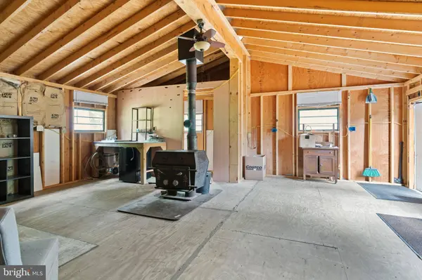 220 UPPER BALD EAGLE LN, Mcclure, PA 17841