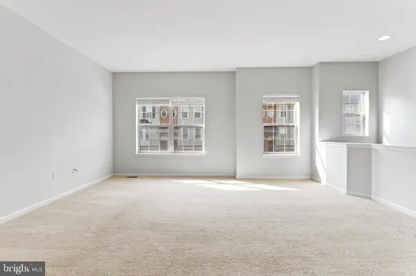 6315 CREEKBEND DR, Mechanicsburg, PA 17050