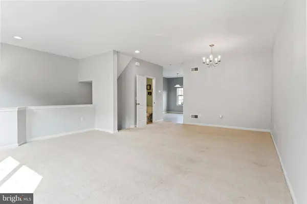 6315 CREEKBEND DR, Mechanicsburg, PA 17050