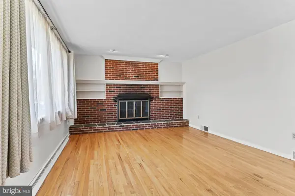 213 SUNSET DR, New Cumberland, PA 17070