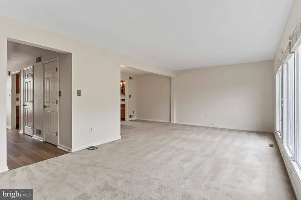 1724 CREEK VISTA DR, New Cumberland, PA 17070