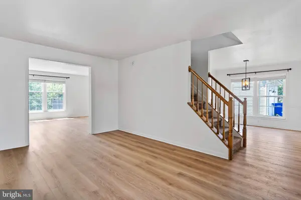 2015 ALEXIS DR, Harrisburg, PA 17110