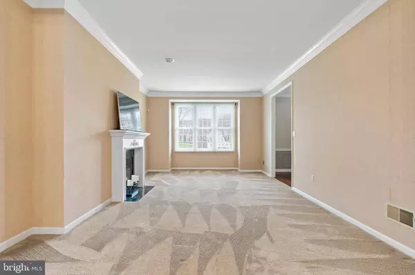 56 DEVONSHIRE SQ, Mechanicsburg, PA 17050