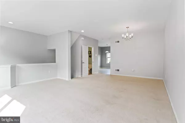 6315 CREEKBEND DR, Mechanicsburg, PA 17050